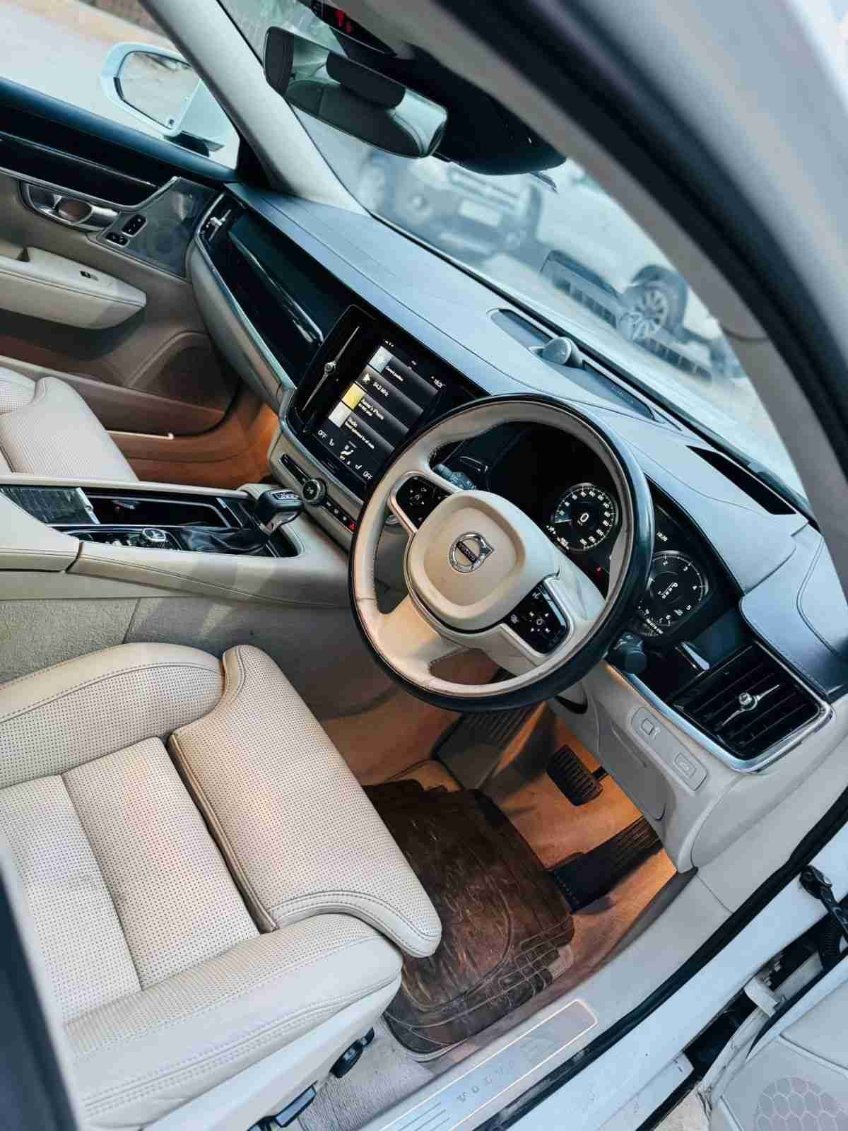 Volvo S90 Diesel Automatic 2017 - Image 4